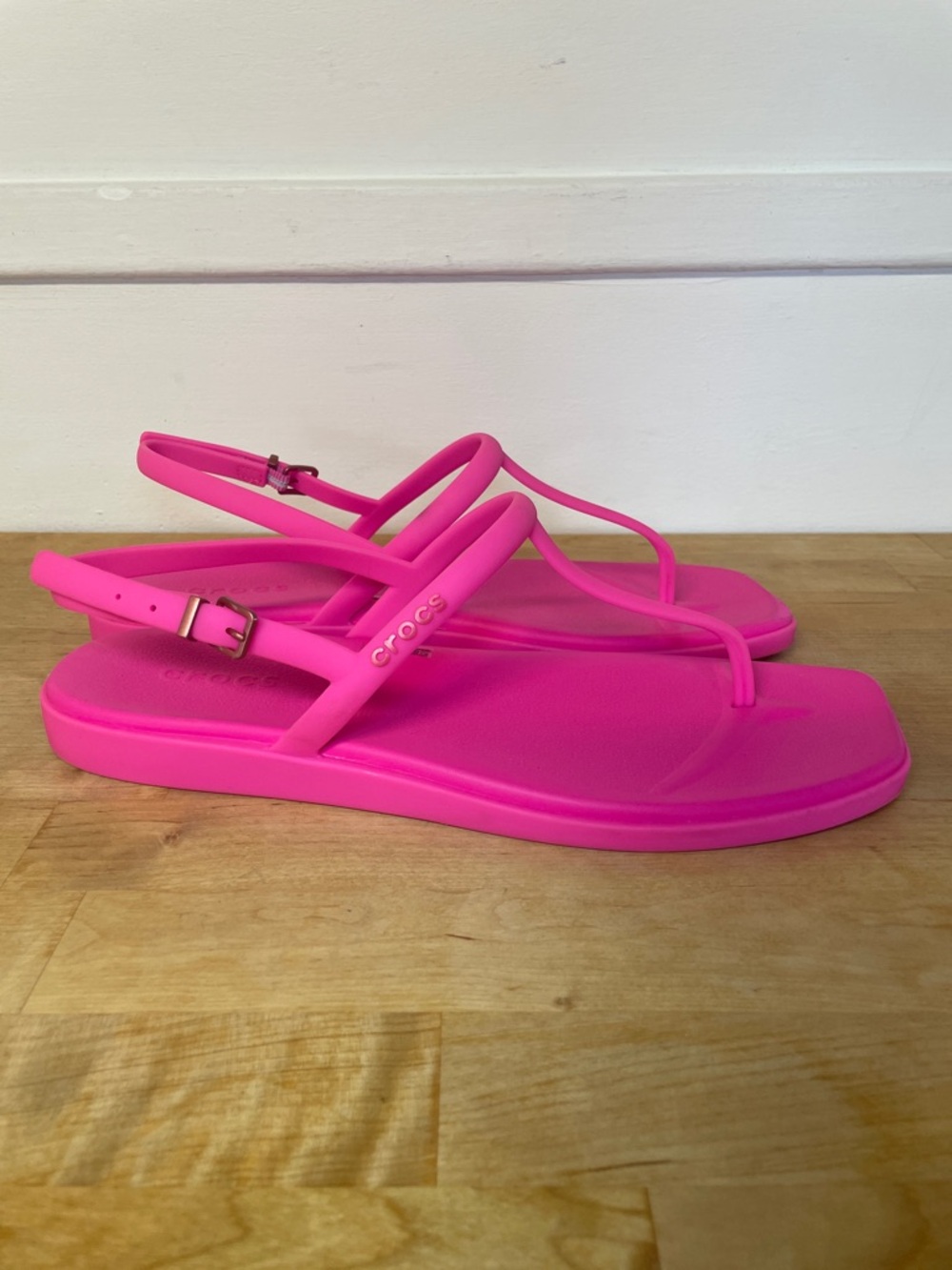 Crocs Women's Miami Thong Flip hot pink sandals size 11 - Picture 3 of 16